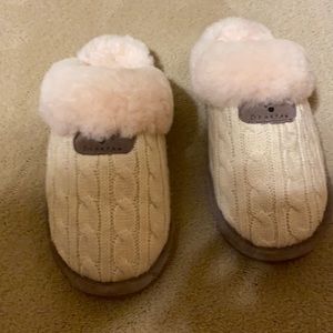 Size 9 bear paw slippers